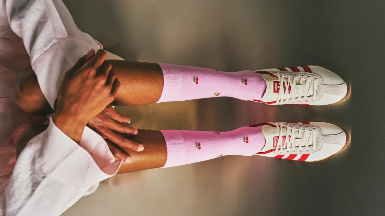 Bunte & lustige Socken kombinieren: Der Styling-Guide 2026