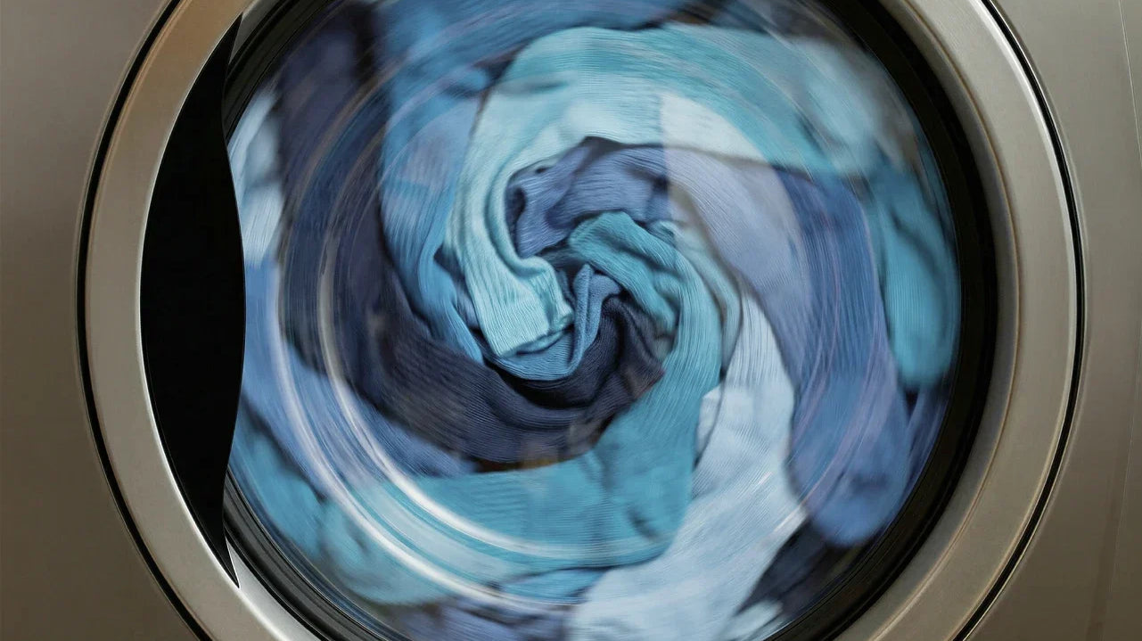 Socken richtig waschen & pflegen: Wie viel Grad, wie oft wechseln & weiß bleiben