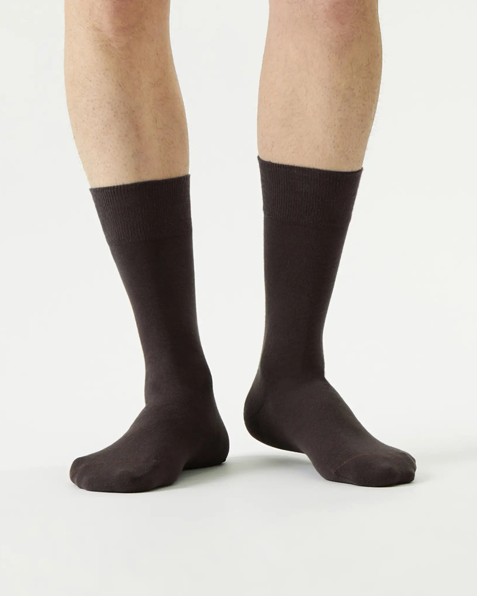 brown-socks-braune-socken-herren-damen-unisex-model