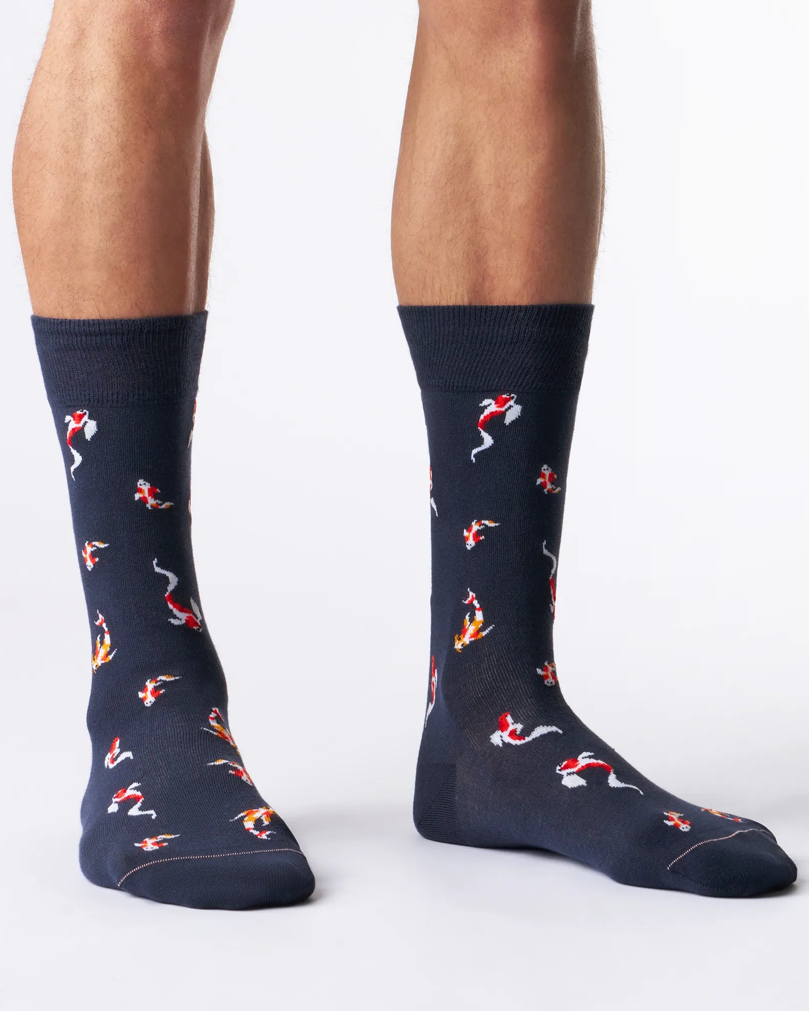 Koi_fish_gemusterte_socken lustige socken anzugssocken business socken dunkelblaue socken