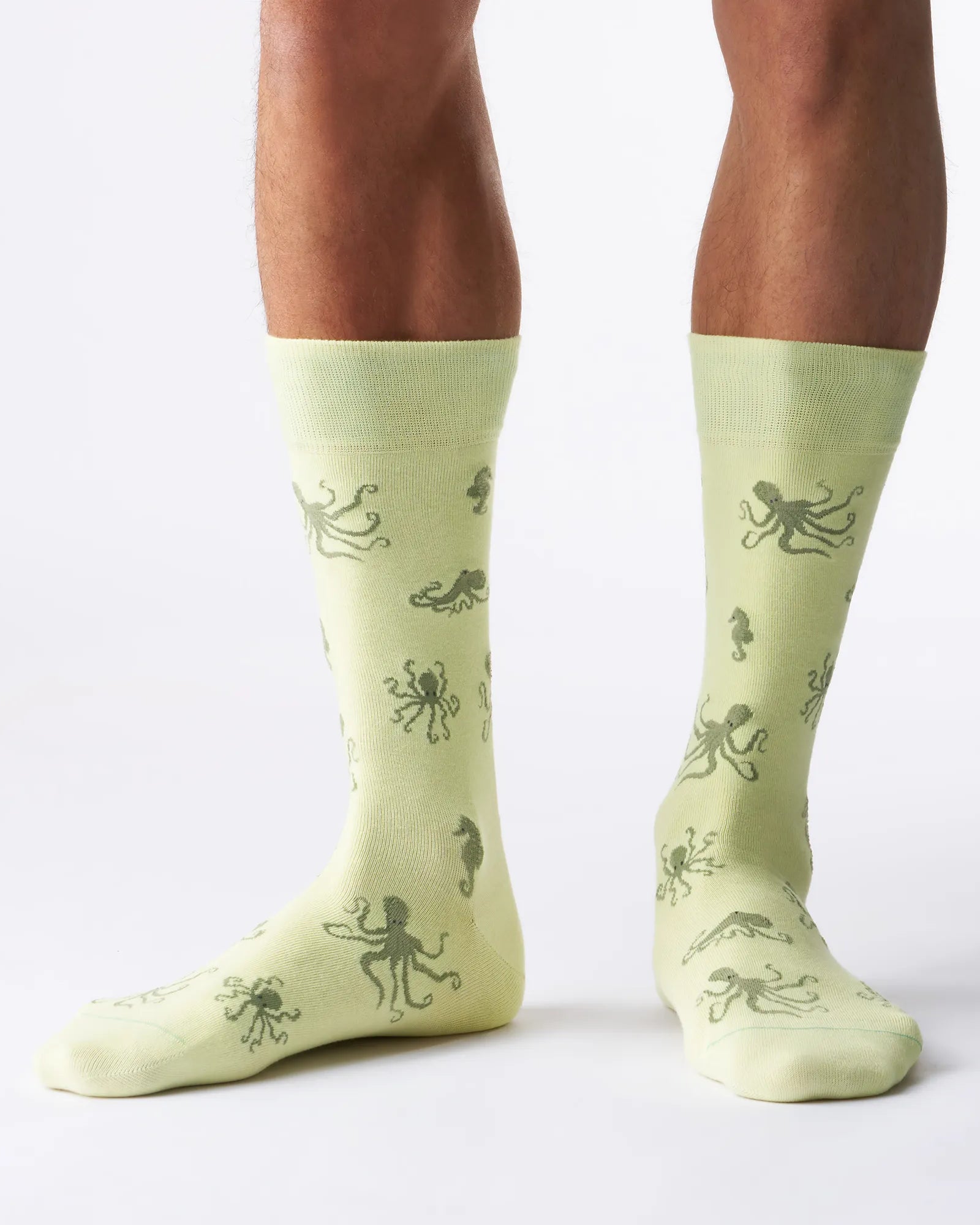 Octopus_gemusterte_socken gelb socken motiv socken lustige socken sommer socken nachhaltige socken fußbild