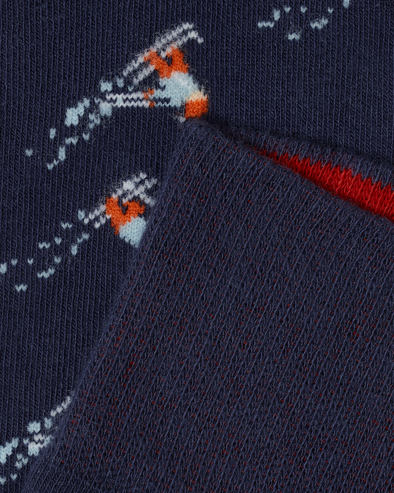christmas-socks-ski-motif-navy-skifahrer-skier-gift-closeup-image