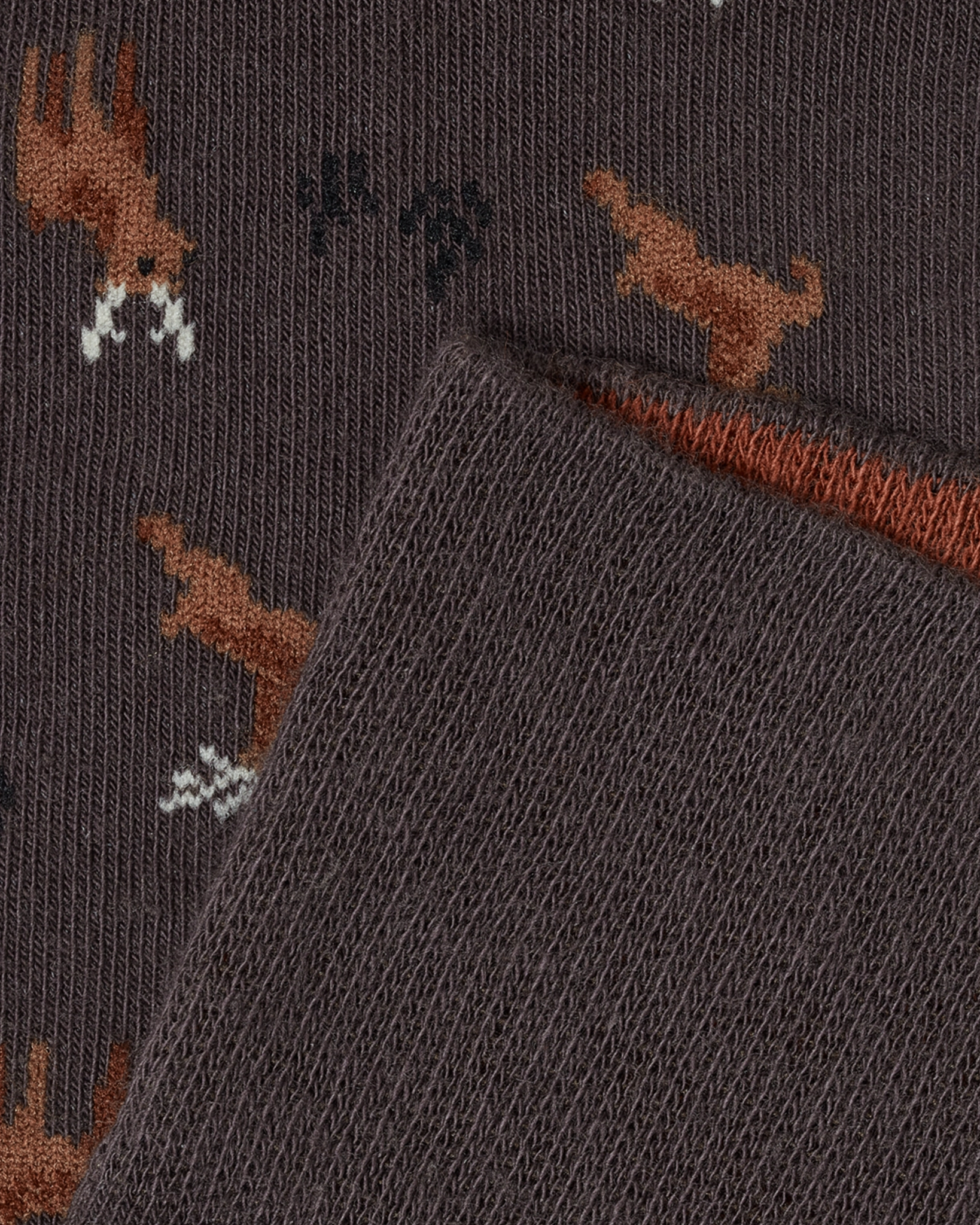 reindeer-socks-rudolf-socken-brown-clouseup-image