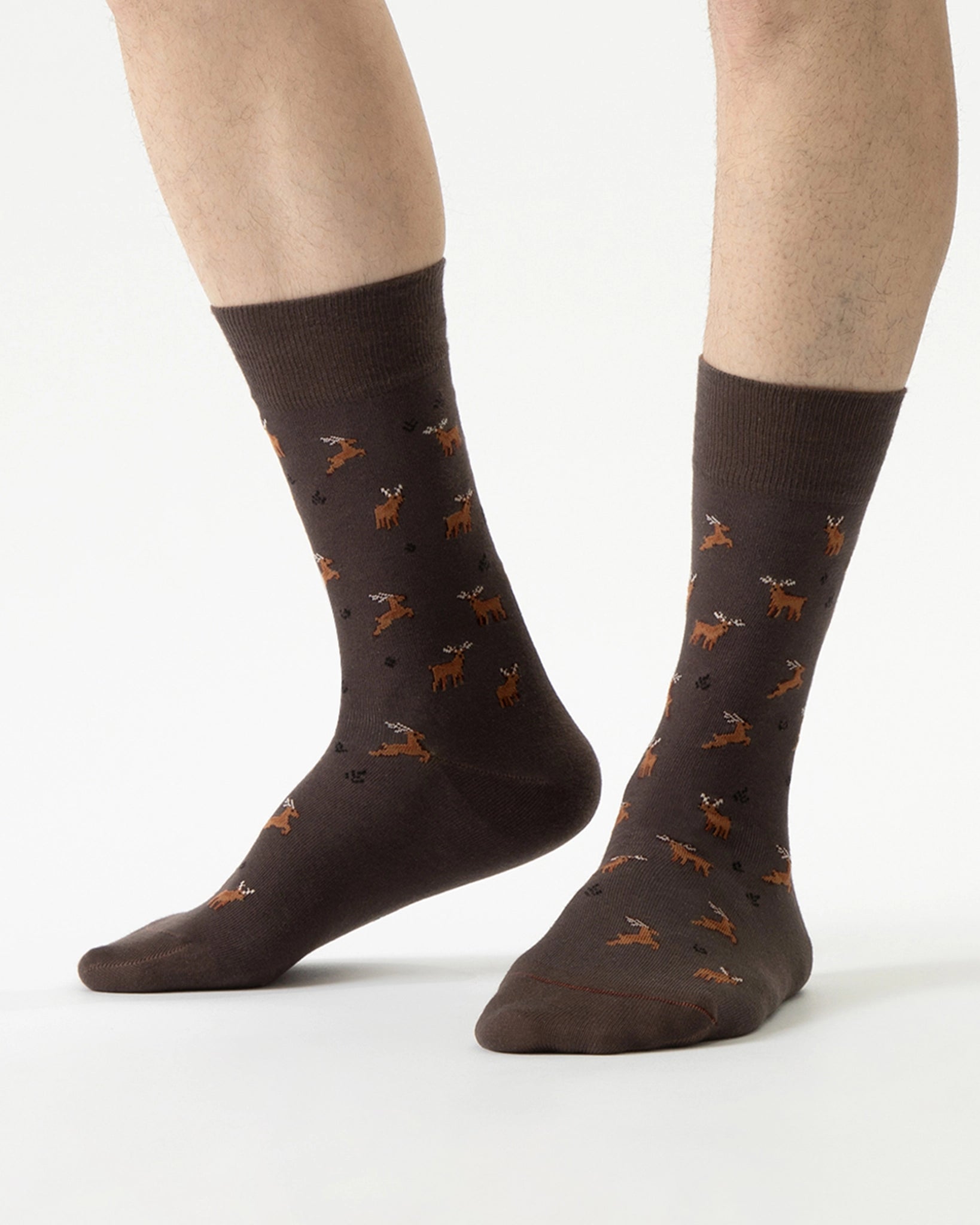 reindeer-socks-rudolf-socken-brown-model-image