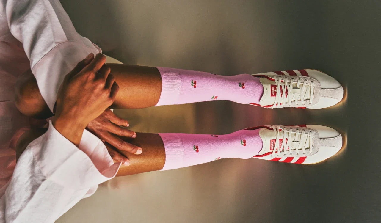 Bunte & lustige Socken kombinieren: Der Styling-Guide 2026