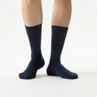 blau-classic-socks-unisex-herren-bein