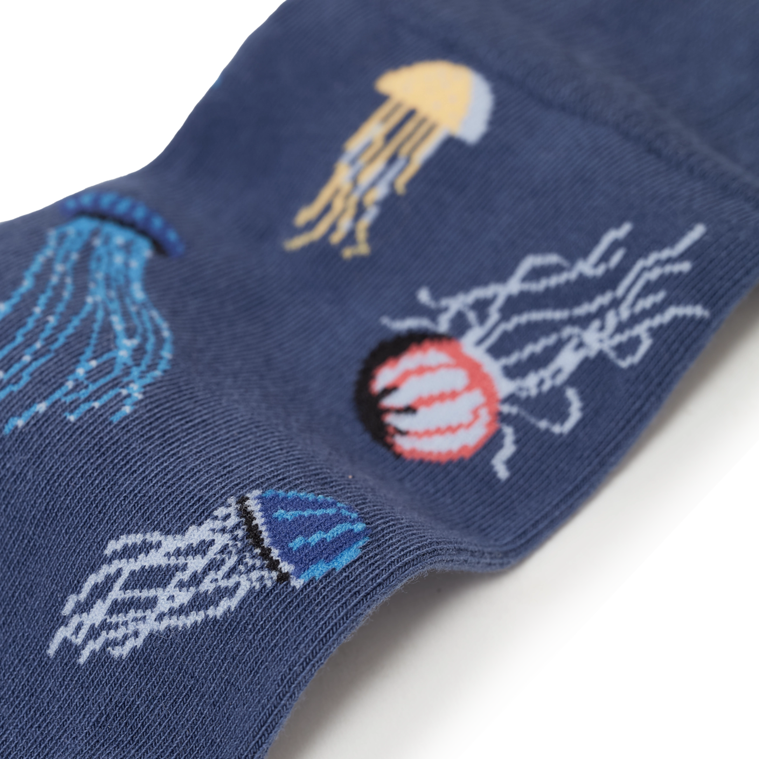 Jellyfish_4_gemusterte_socken details motiv socken lustige bunte motive 