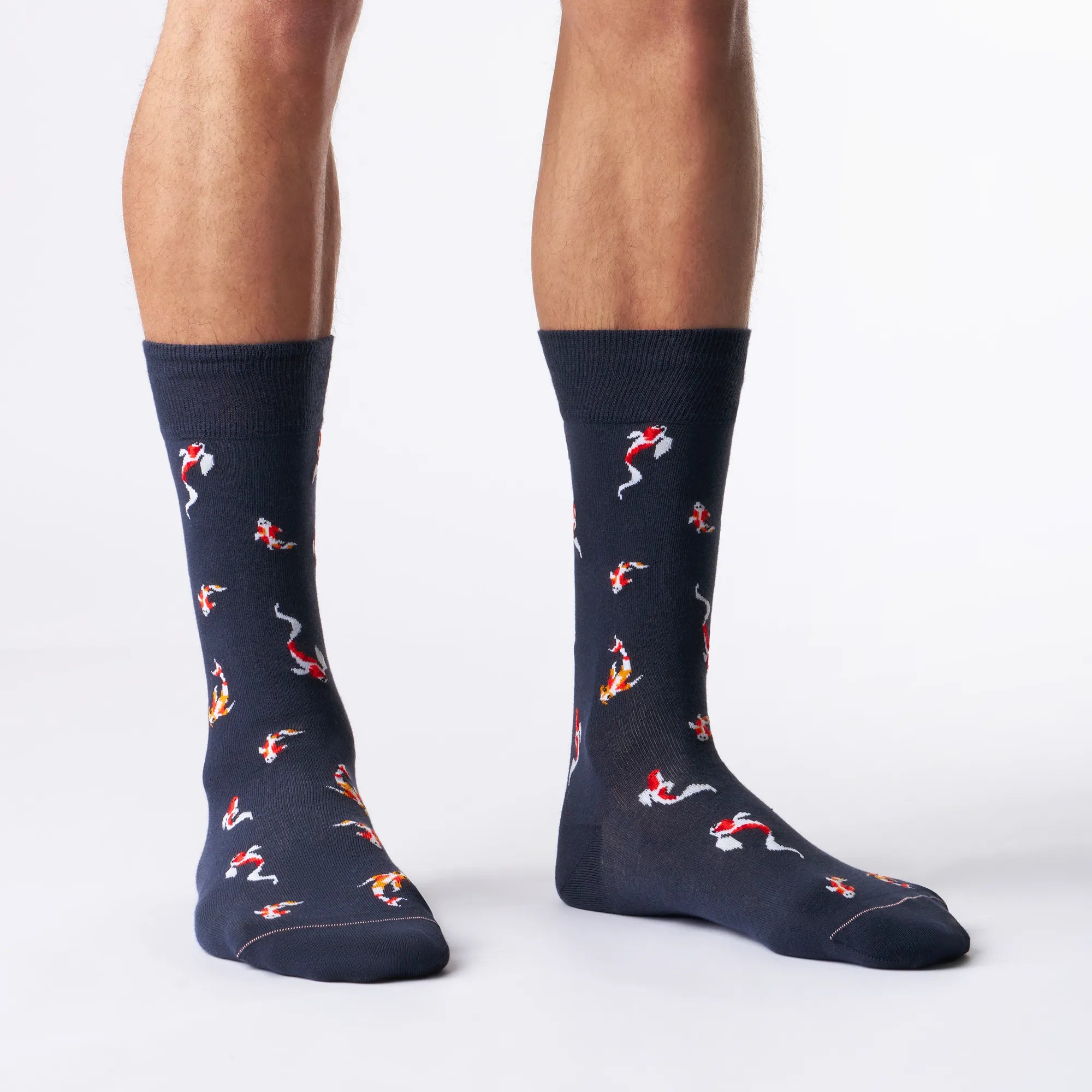 Koi_fish_gemusterte_socken lustige socken anzugssocken business socken dunkelblaue socken 