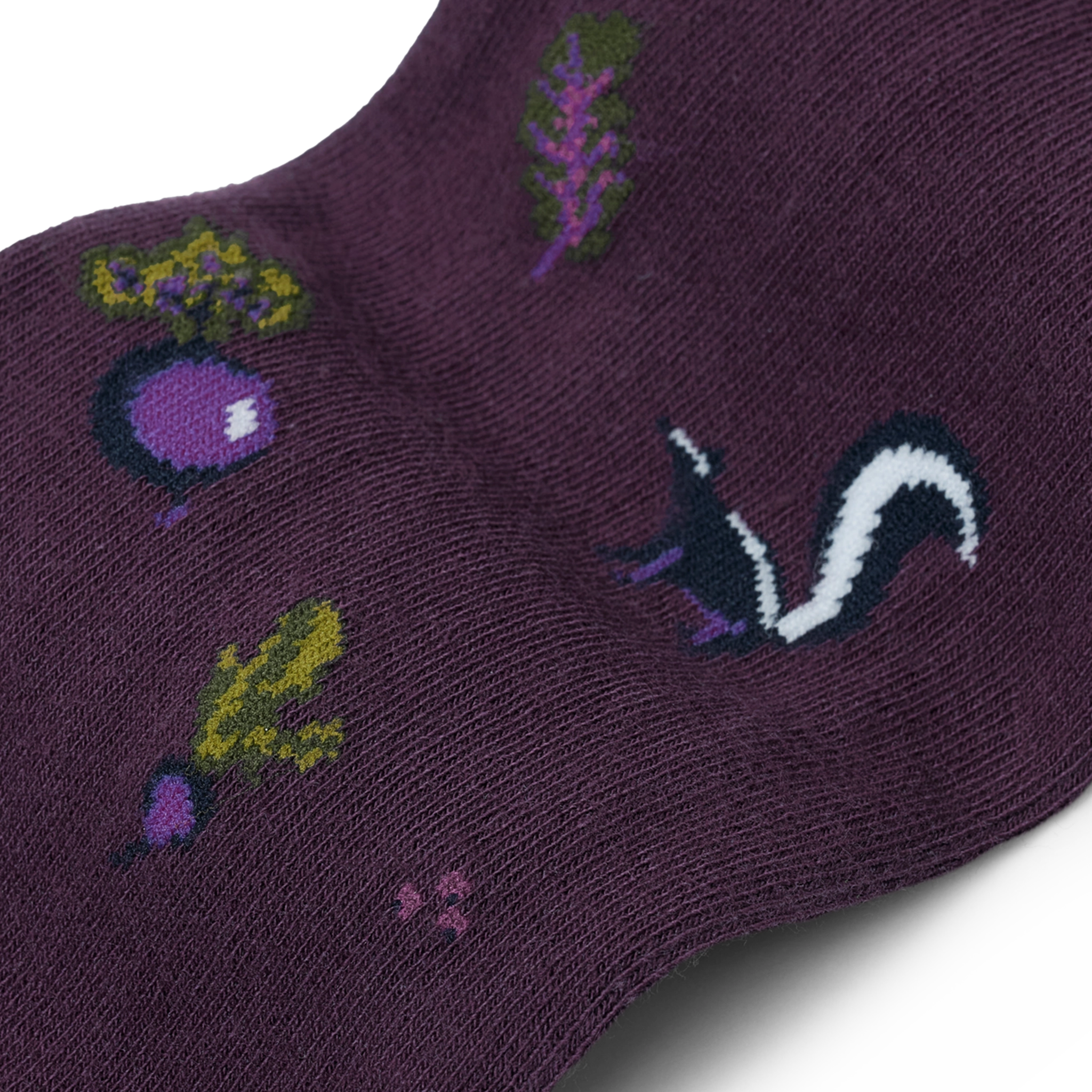 skunk-socks-stinktier-socken-clouseup